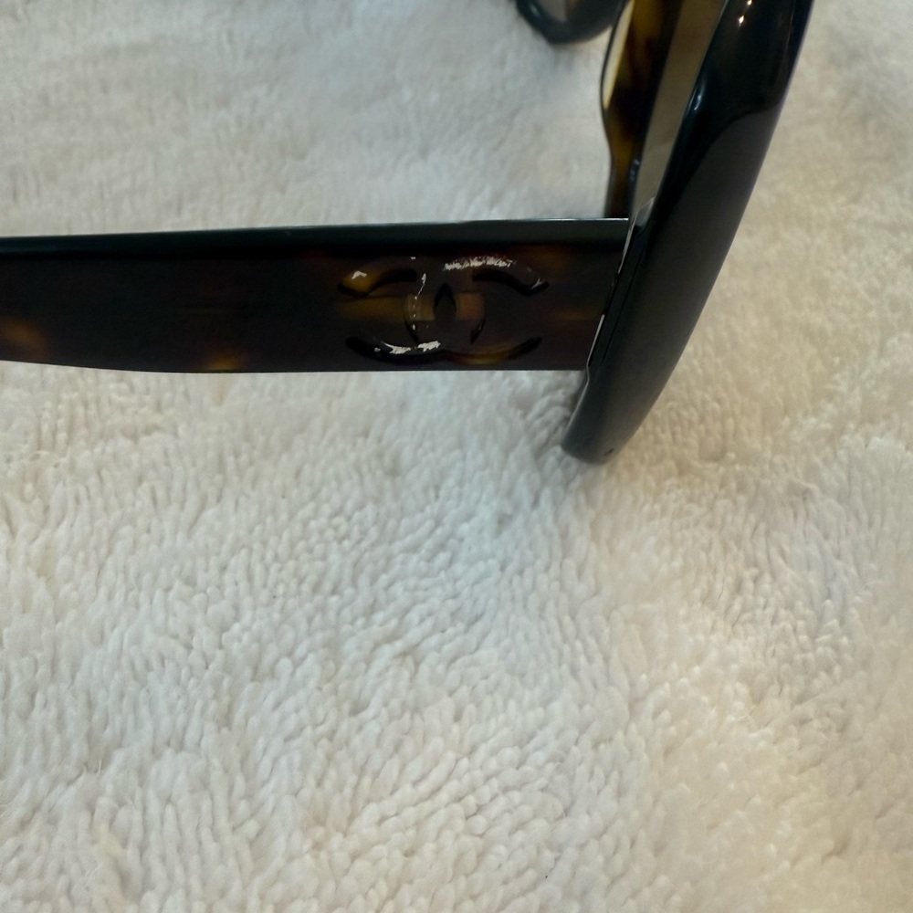 Chanel  Sunglasses + Case + Shopping Bag - Picture 9 of 13